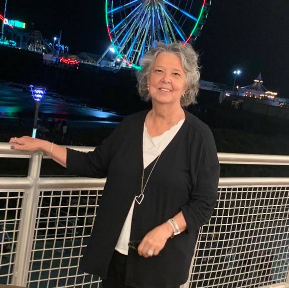 Meet your Posher, Carol - Picture 1 of 1